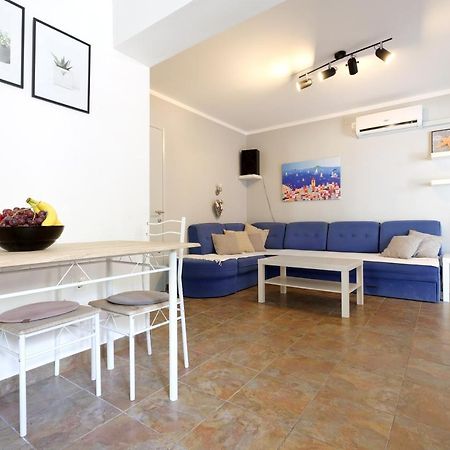 Apartman Don Паг Екстериор снимка