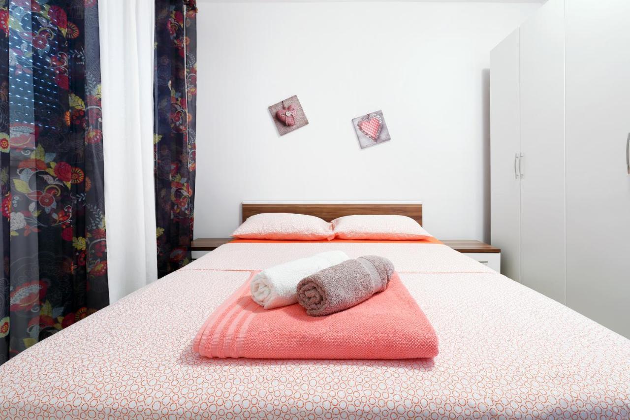 Apartman Don Паг Екстериор снимка