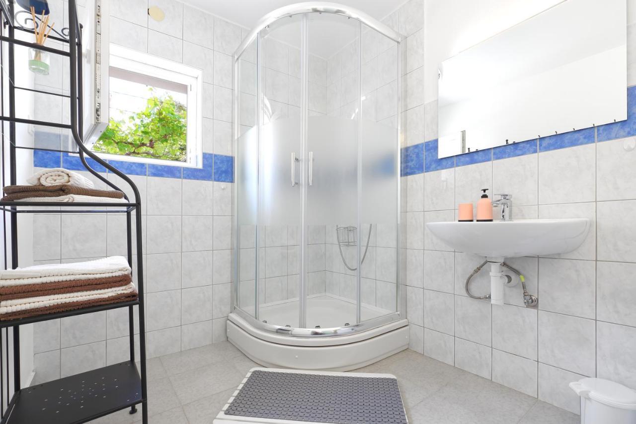 Apartman Don Паг Екстериор снимка